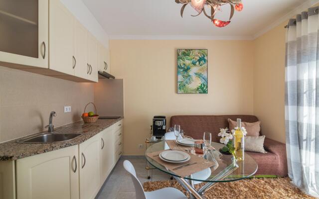 Faro Airport Flat 4 by Homing
