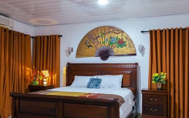 Ampric GuestHouse and Lounge