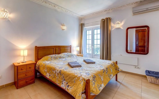 11 Marinha Two Bedroom Apt at Praia do Marinha