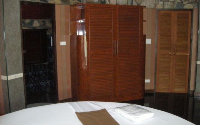 Two Tiger Resort & Spa