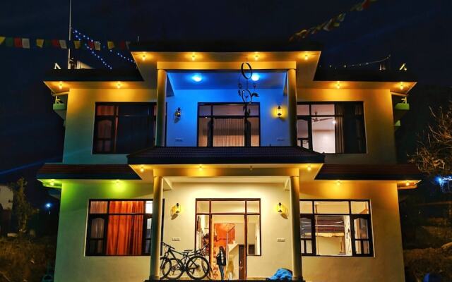 The Bunker Hostel - Dharamkot