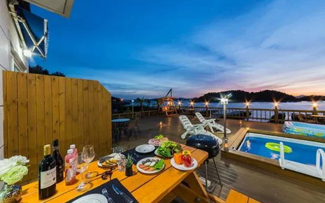 Yeosoo Dolsanmaroo Pension