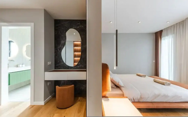 Villa Serenity Luxury Lakeside Manor