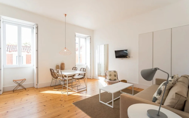 Chiado Studio and One-Bedroom Apartment - by LU Holidays