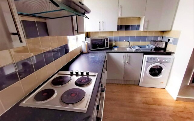 Stylish Luton Apartment With Wi-fi & Free Parking