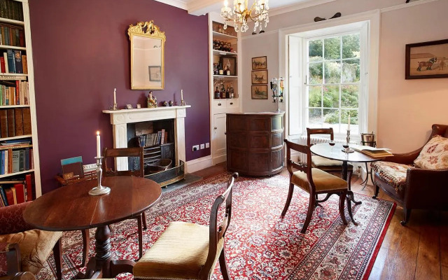 Broomfield House