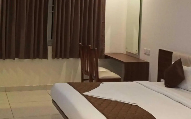 Oyo Flagship 92914 Mathura Inn