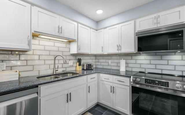 Lakation at the Waters Edge