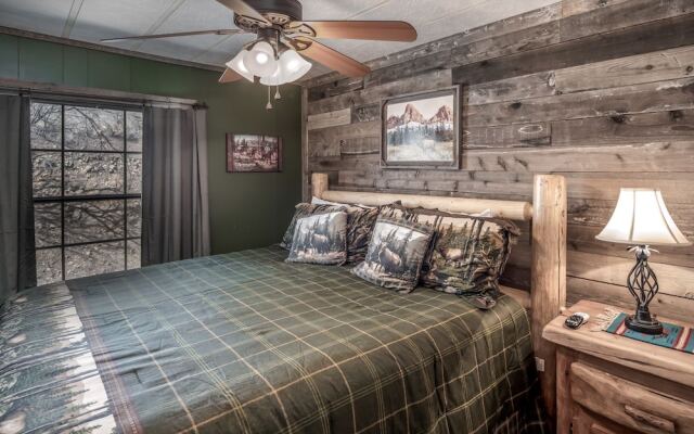 Buckhorn Cabin - Three Bedroom Cabin