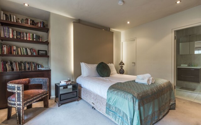 The Oscar Wilde Suite by 5STARSTAY