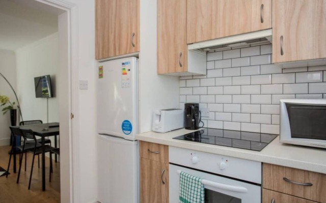 Sunny 2 Bedroom Flat in Islington