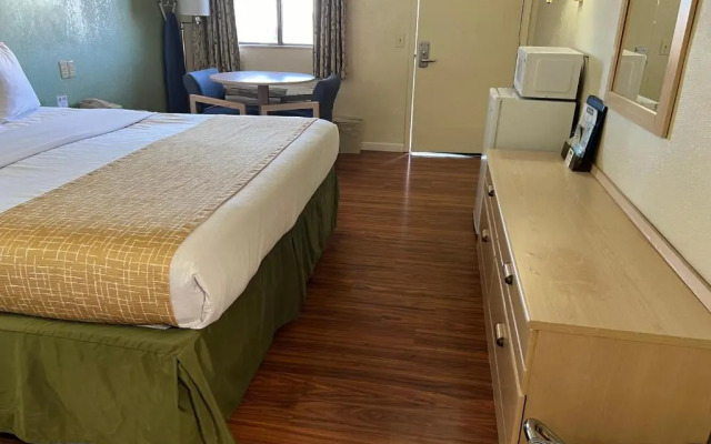 Travelodge By Wyndham Holbrook