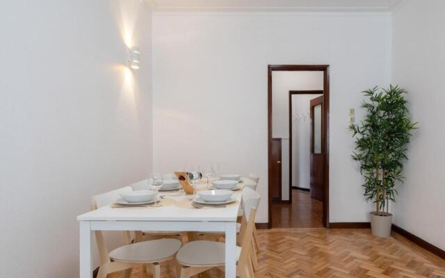 Deluxe Bright Flat with Netflix by Host Wise