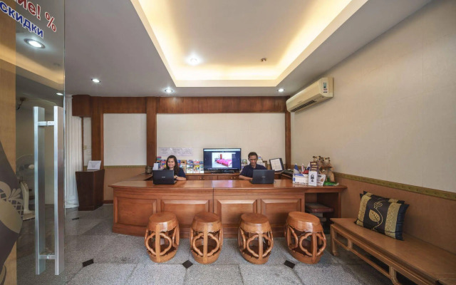 Ban Patong Residence