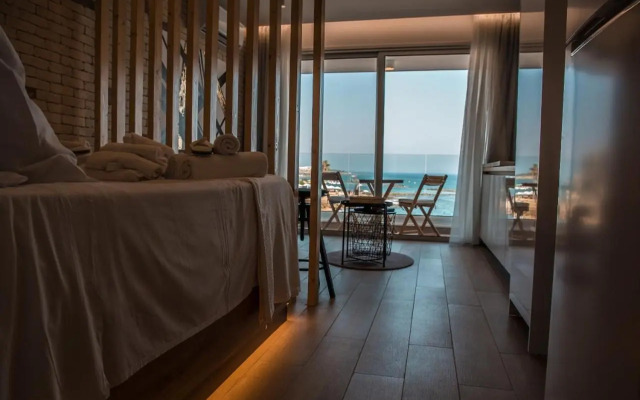 COSea Living: SeaSide Deluxe Suite in Harbour 107B
