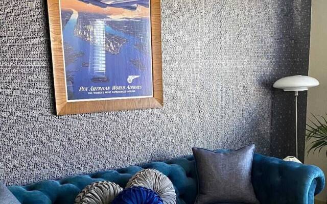 Evie's apartment