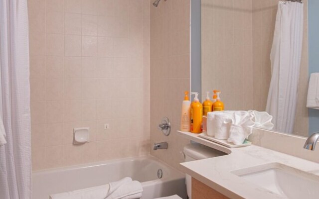 Mountain View 2 Bedroom Condo-Top Floor