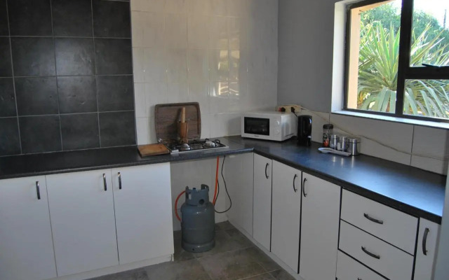 14 Cluster House & Studio