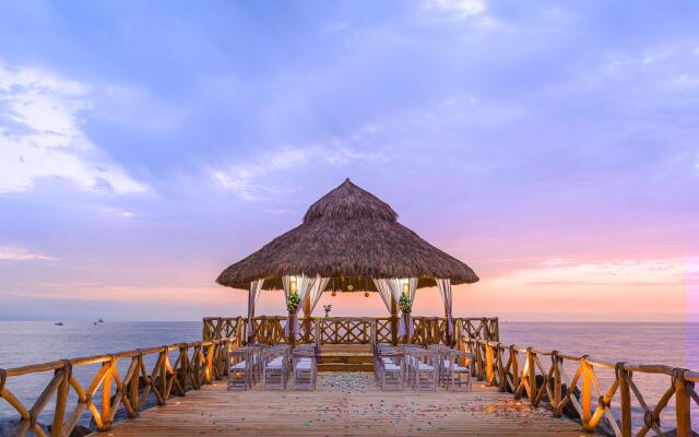 Crown Paradise Club Puerto Vallarta All Inclusive