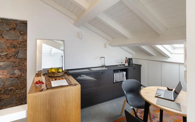 Design Apartment With Terrace by Wonderful Italy