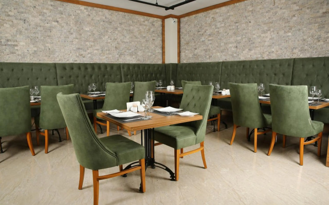 Golden Lounge Hotel