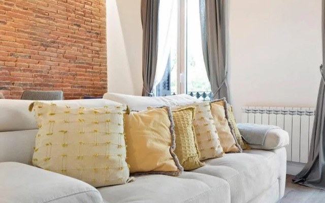 Arc de Triomf Luxury Modern 2-Bedroom 2-Bathroom