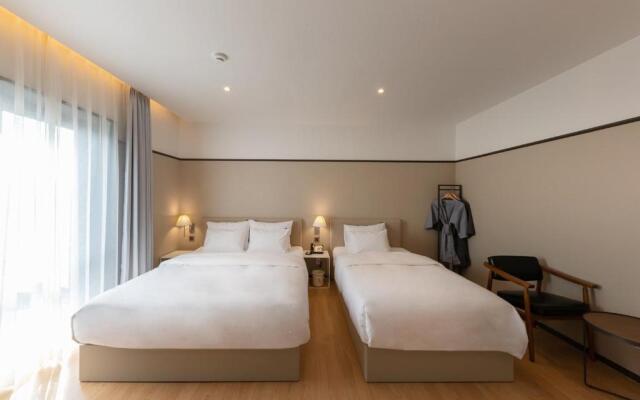 Brown-Dot Hotel Dongchon Amusement Park