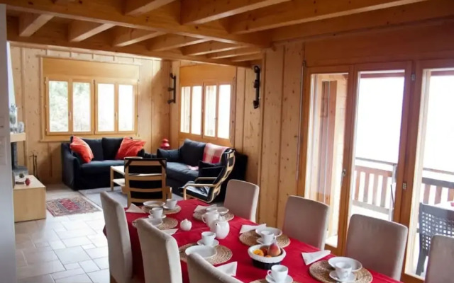 Spacious Chalet Amidst Mountains