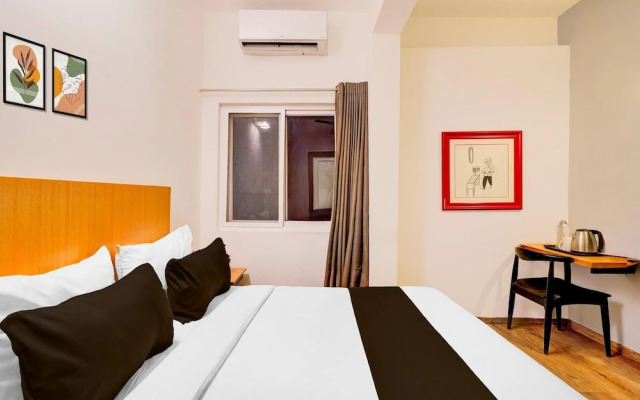 Spacious Comfort Stays Near Aerospace Museum