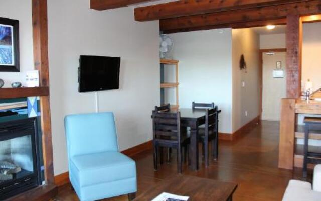 Whiskey Landing #211 Ocean's Edge by Natural Elements Vacation Rentals