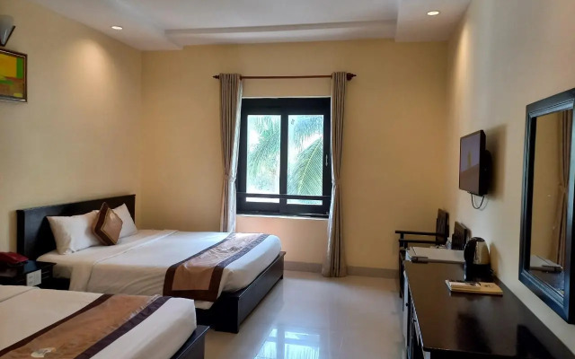 Hon Rom Central Beach Resort