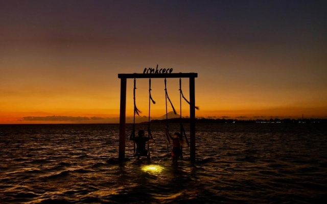 Serenity Luxurious Beachfront Villa & Spa with private Infinity Pool, 8 Guests – Beach – Gili Air