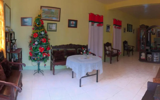 15pax-2minutes to Vigan-Rose and Fer Transient-2 Bedroom House