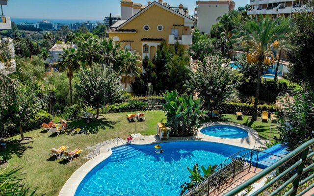 SAA2 Stunning 3 bedroom apt in Puerto Banus Roomservice