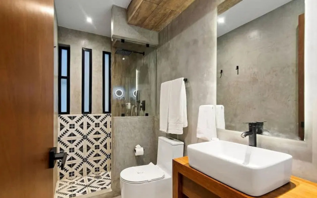 Ocean Breeze Loft Steps Away From Hotel Zone