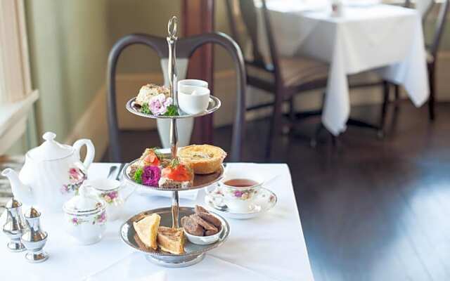 Pendray Inn & Tea House