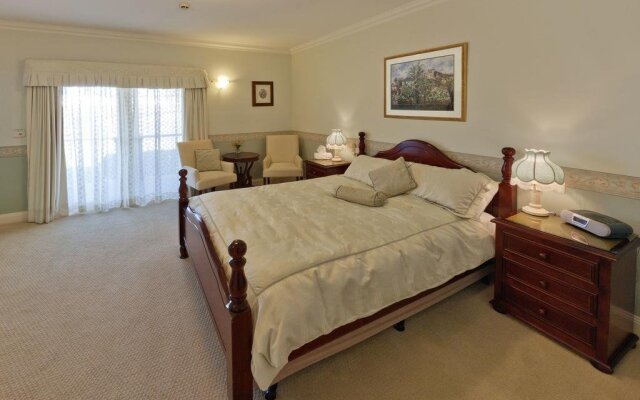 Plumes on the Green Boutique Bed & Breakfast