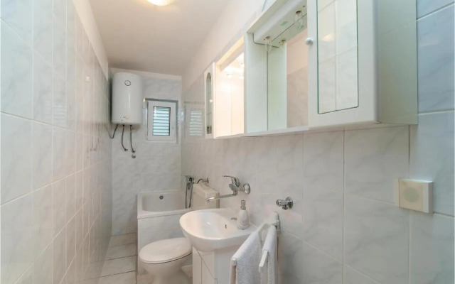 Three-Bedroom Apartment in Dugi Rat