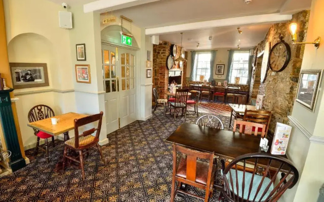 The George Hotel
