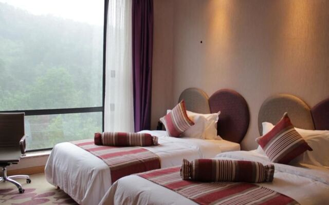 Xianning Youth Theme Hotel
