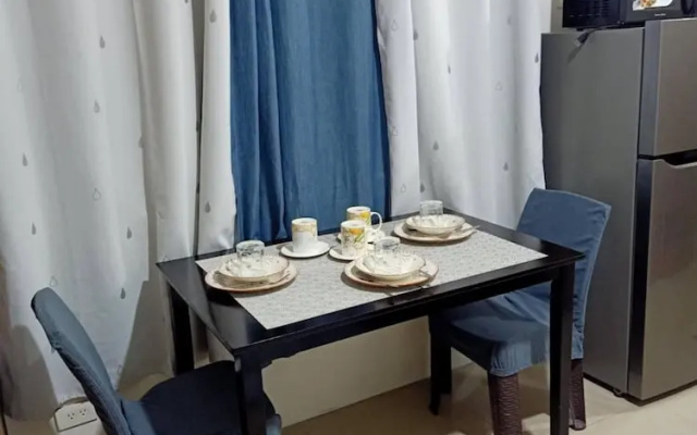 Len's Den2 1BR Condo Mall of Asia, Pasay Manila