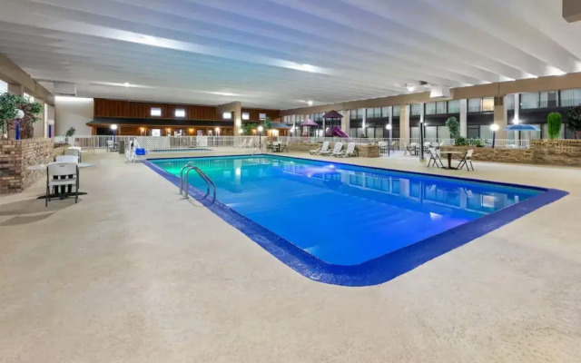 Ramada Hotel & Conference Center by Wyndham Grayling