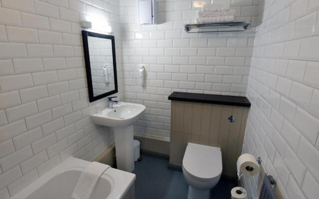 Oaklands Hotel