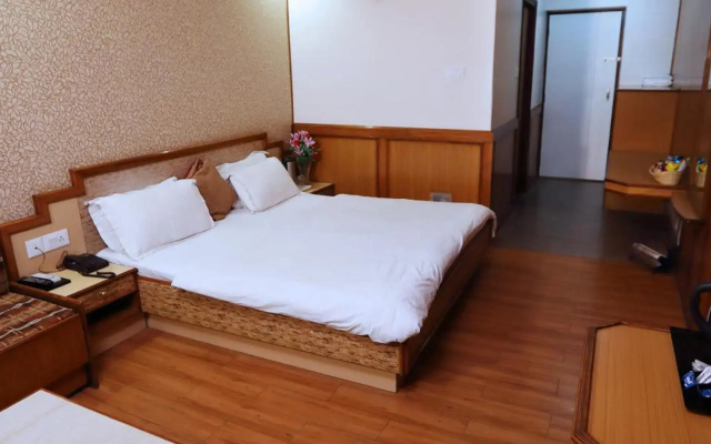 Hotel Vishnu Palace