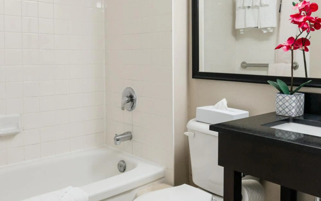 Travelodge by Wyndham Ottawa East