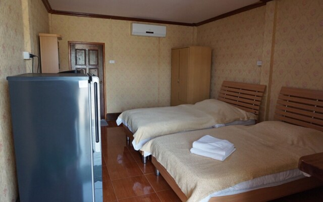 Phonepaseud Hotel