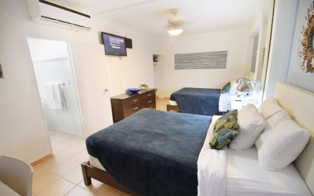 Tres Palmas Inn