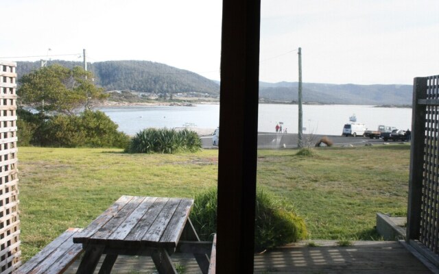 Seaview Holiday Park and  Hostel