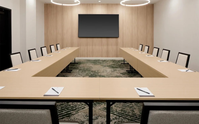 Hyatt Place Montreal Airport