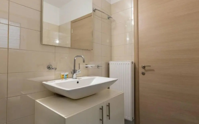 Petralona Dazzling top Floor 2BD AP